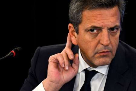 Tras frenar la suba del dólar, Massa busca abrir el diálogo con empresarios