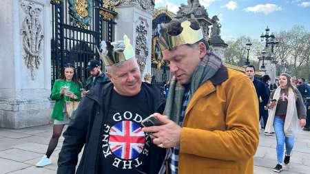 Las calles de Londres ya palpitan la coronación de Carlos III