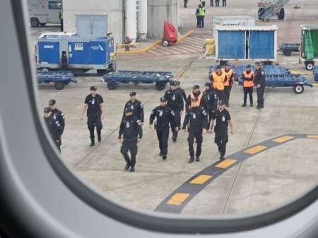 Detuvieron a una azafata de Aerolíneas Argentinas por una amenaza de bomba a un vuelo que iba a Miami