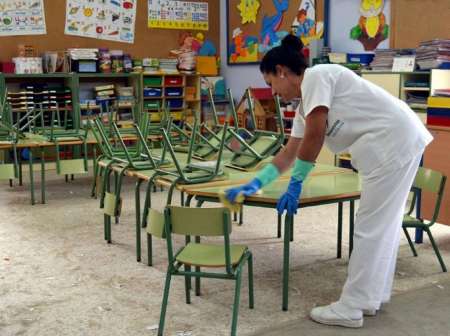 Hoy vuelve a trabajar el personal de maestranza a las escuelas