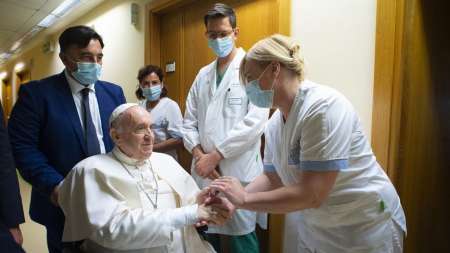 El Papa Francisco ingresó al Hospital Gemelli para hacerse estudios médicos