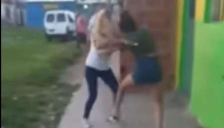 VIDEO: Así fue la pelea que terminó con una adolescente muerta de varios puntazos