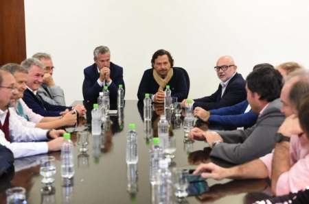 El sector empresarial se reunió con el gobernador por la necesidad de garantizar el derecho a la libre circulación