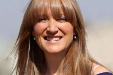 La cuestionada Laura Cartuccia asumió como directora de ANSES