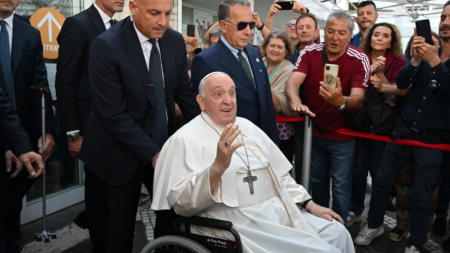 El Papa Francisco fue dado de alta tras su operacióna