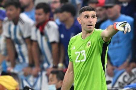 El picante posteo del “Dibu” Martínez después de que se oficializara la nueva regla para los penales