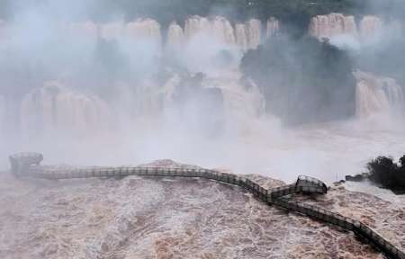 Cerraron la Garganta del Diablo en las Cataratas del Iguazú por la crecida del río