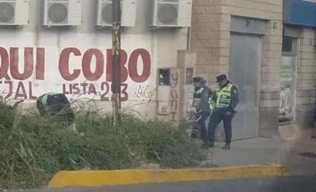 Policías buscan el arma homicida del supuesto femicidio en el centro salteño