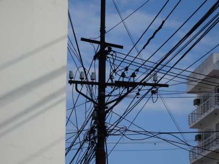 Se trabaja en un plan piloto para el soterramiento de cables en el microcentro