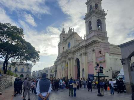Fue exitoso el operativo por la entronización de las imágenes del Señor y la Virgen del Milagro