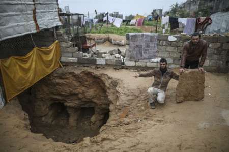 Descubrieron 125 tumbas romanas y 2 sarcófagos de plomo en Gaza