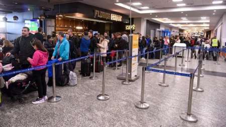 Paro de maleteros en Ezeiza, Aeroparque y Córdoba: 40 vuelos cancelados y casi 10.000 pasajeros afectados