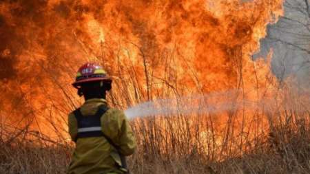 Viviendas destruidas y familias evacuadas por los incendios en Córdoba y San Luis