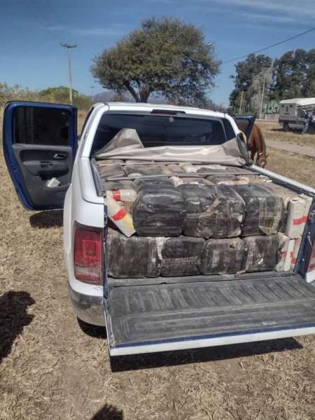 Gendarmería Nacional secuestró 1400 kilos de hojas de coca en Salta