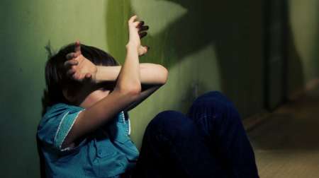 Tras denuncias por maltrato infantil piden que se denuncie en la Línea 102