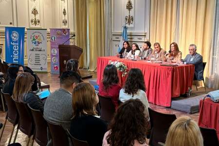 Salta y UNICEF presentaron lineamientos para la atención de menores de 15 años embarazadas