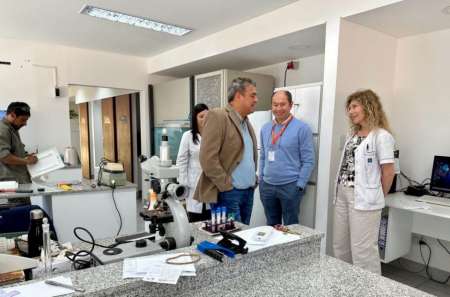 El ministro de Salud supervisó el funcionamiento del Hospital Oñativia