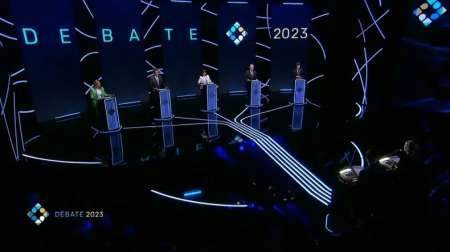 Lo que no se vio del debate presidencial: la discusión con los micrófonos apagados y la foto que no fue