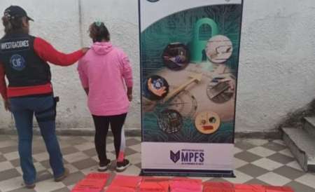 Detuvieron a una mujer en General Güemes denunciada por estafar a 67 personas con viviendas sociales