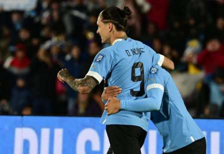 Uruguay derrotó 2-0 a Brasil y le quitó el invicto en las Eliminatorias Sudamericanas