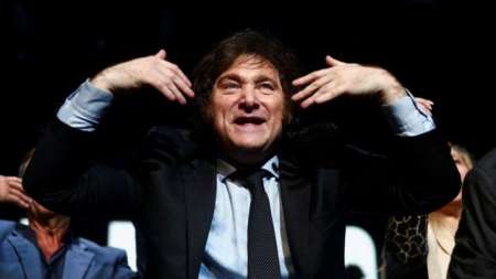 Milei reunirá a sus senadores y diputados electos para pedirles que busquen el voto del PRO y Schiaretti