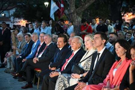 Gustavo Sáenz presidió los homenajes de los 40 años de democracia en la Legislatura