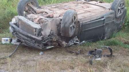 Tremendo choque entre un auto y un colectivo en la ruta 50