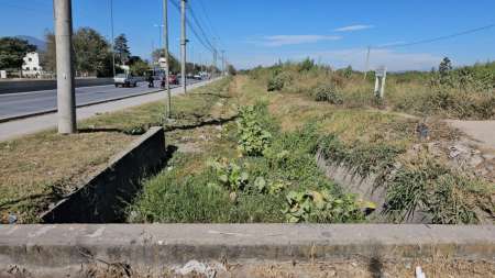 Limpieza del canal pluvial de Finca Valdivia