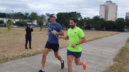 Martin Kremenchuzky atleta ciego correrá la Media Maratón