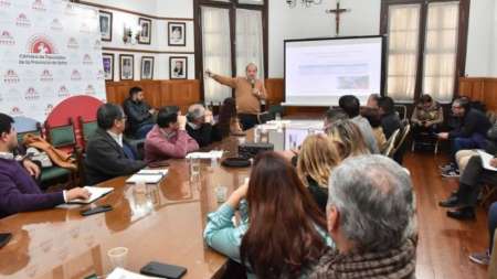 Villada expuso ante diputados