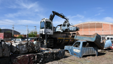 Se compactaron alrededor de 50 vehículos