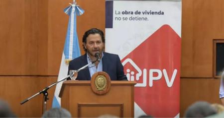 El Gobernador entregó 318 escrituras a familias