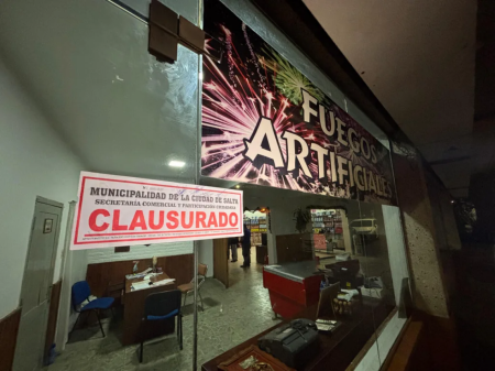 Clausuran local por pirotecnia sonora