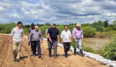 Gustavo Sáenz quedó aislado en Rivadavia