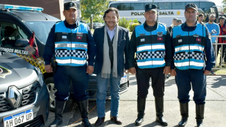 Entrega de móviles para la Policía