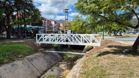 Instalaron nuevas pasarelas en Parque Belgrano