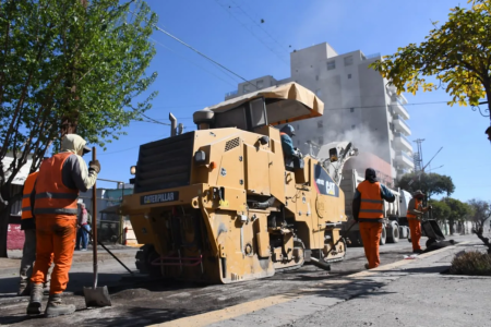 Continúa la repavimentación de la Sarmiento