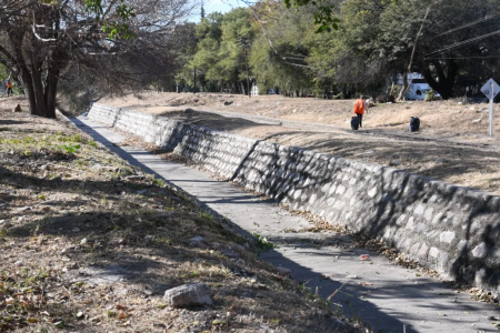 Amplio operativo en desagües pluviales