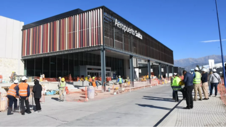 Sáenz supervisó el avance de las obras del Aeropuerto