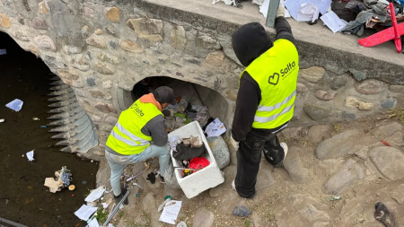 La Municipalidad continúa limpiando y despejando canales