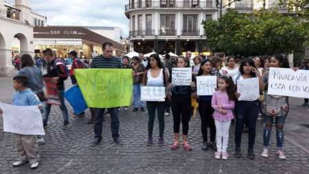 Familiares y amigos piden justicia por la muerte de Lucas Correa