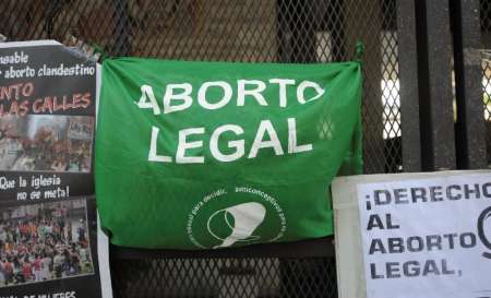 Aborto legal: impulsan cambios en el proyecto central para convencer a los indecisos