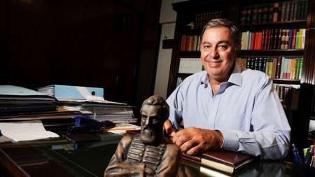 Rodolfo Urtubey: "la amenaza de pena a una mujer que practica un aborto es una barbaridad"