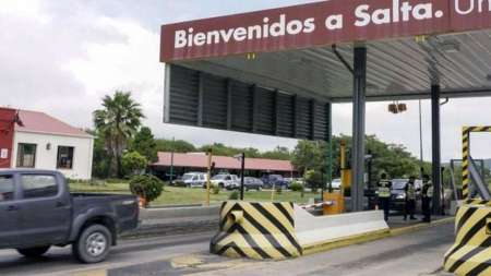 Se resistió a un control vehicular en Aunor y atropelló a un policía