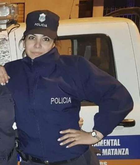 Policía herida en tiroteo.