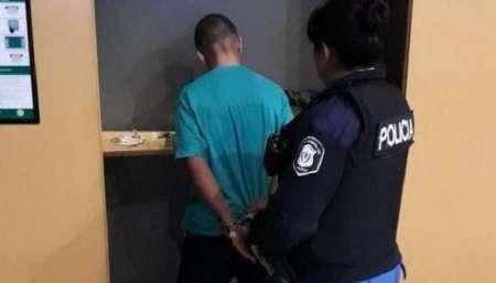 Sorprenden in fraganti a un violador abusando de una mujer en un cajero automático