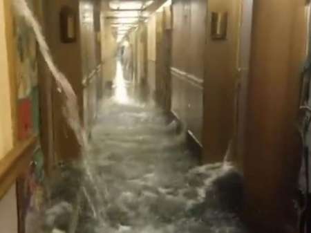 Un crucero como el Titanic: se inundó y hubo pánico entre los pasajeros