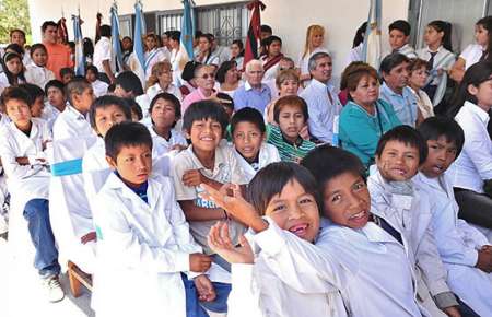 Bullrich negó que se busque privatizar la escuela pública y dijo: "Macri va a liderar la revolución educativa"