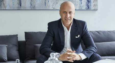 Argentino dona casa a familias pobres por cada piso de alta gama que vende