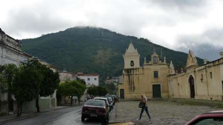 Se anuncia una jornada inestable con alerta de vientos fuertes